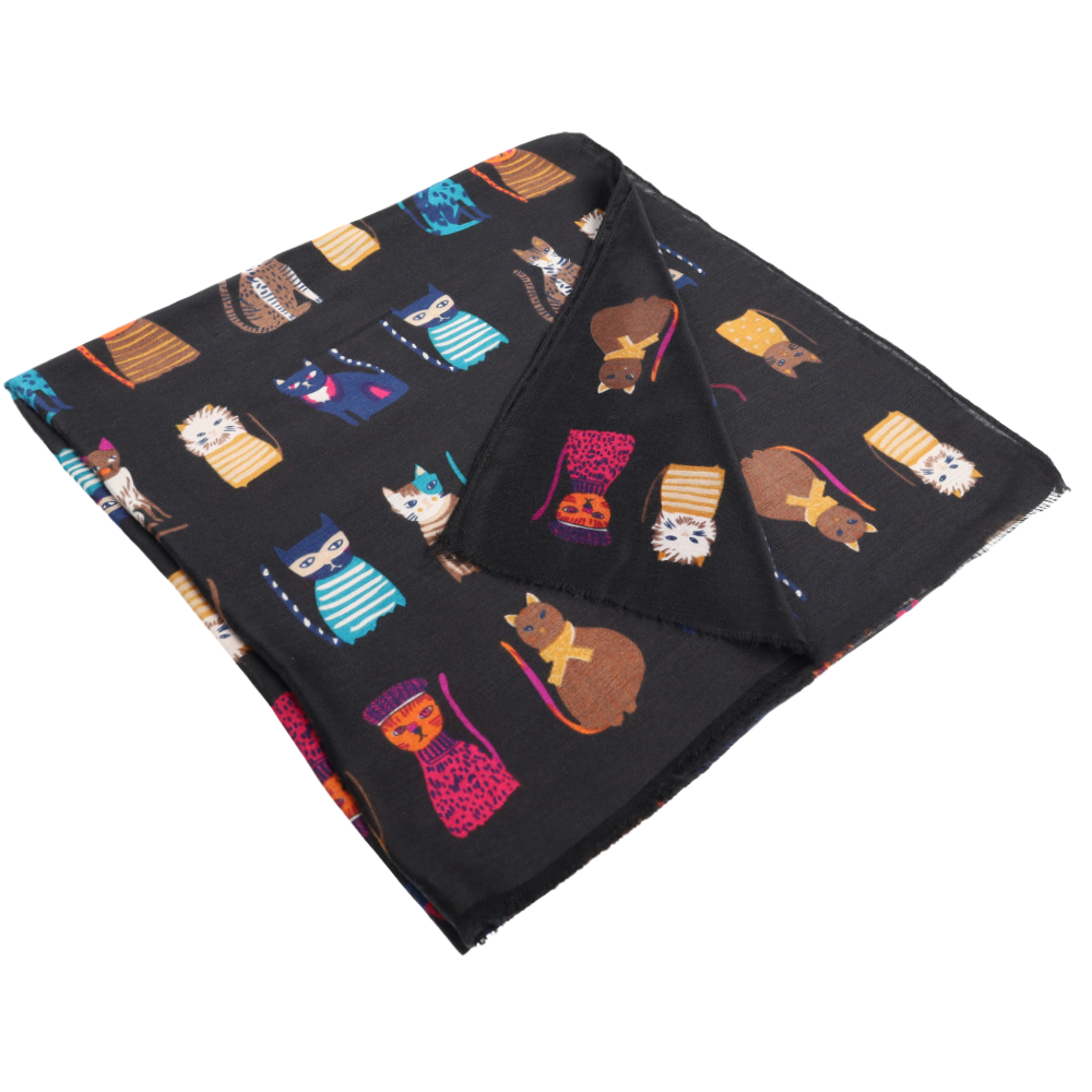 Zachte zwarte damessjaal met kattenprint – Nikko (1)